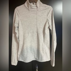 Kyodan outdoor wear half a zip top cotton soft, gray/white weave. Size small